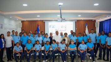 Regional 15 del Minerd juramenta 99 clubes STEAM para impulsar innovación y tecnología en las escuelas