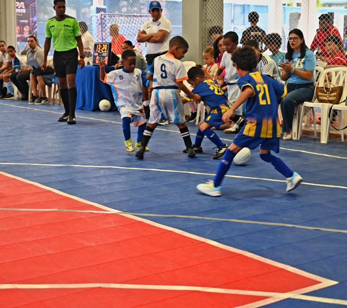 Club Naco y Escuela Bauger toman delantera en inicio de X Copa Naco Fútbol Sala 2026