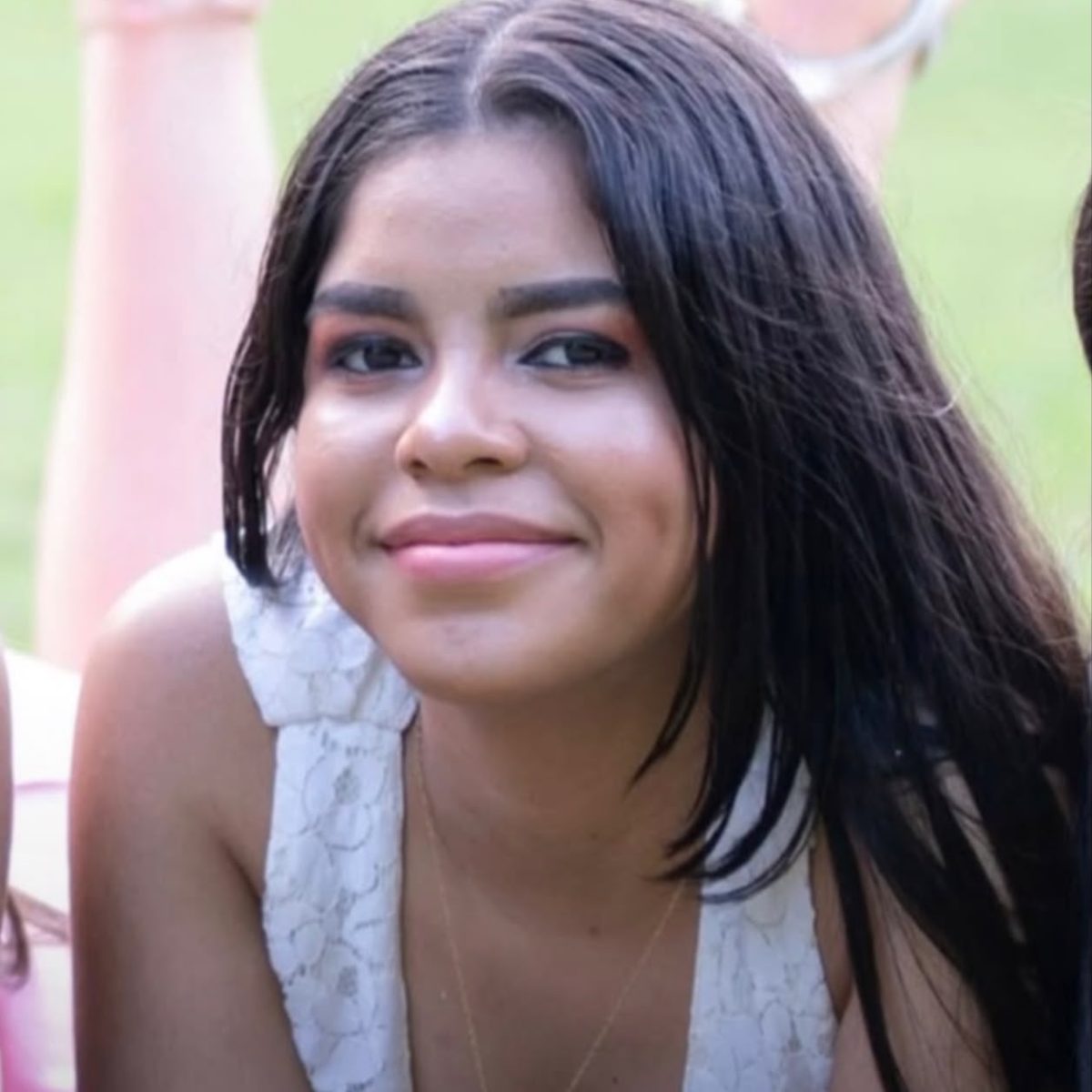 Familia de joven atropellada en Santiago pide al conductor entregarse