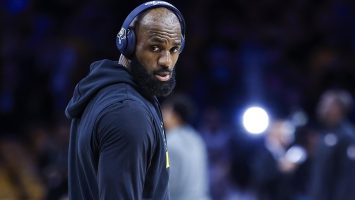 Trump carga contra Lebron James por no escuchar con solemnidad el himno nacional