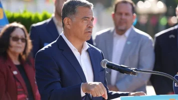 Xavier Becerra, hijo de familia mexicana busca gobernar California frente a Trump